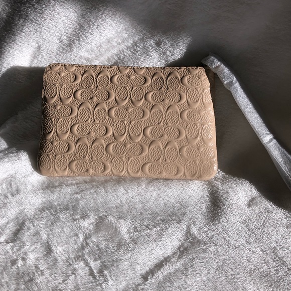 🔥NEW🔥 Coach  corner zip wristlet - Picture 2 of 7